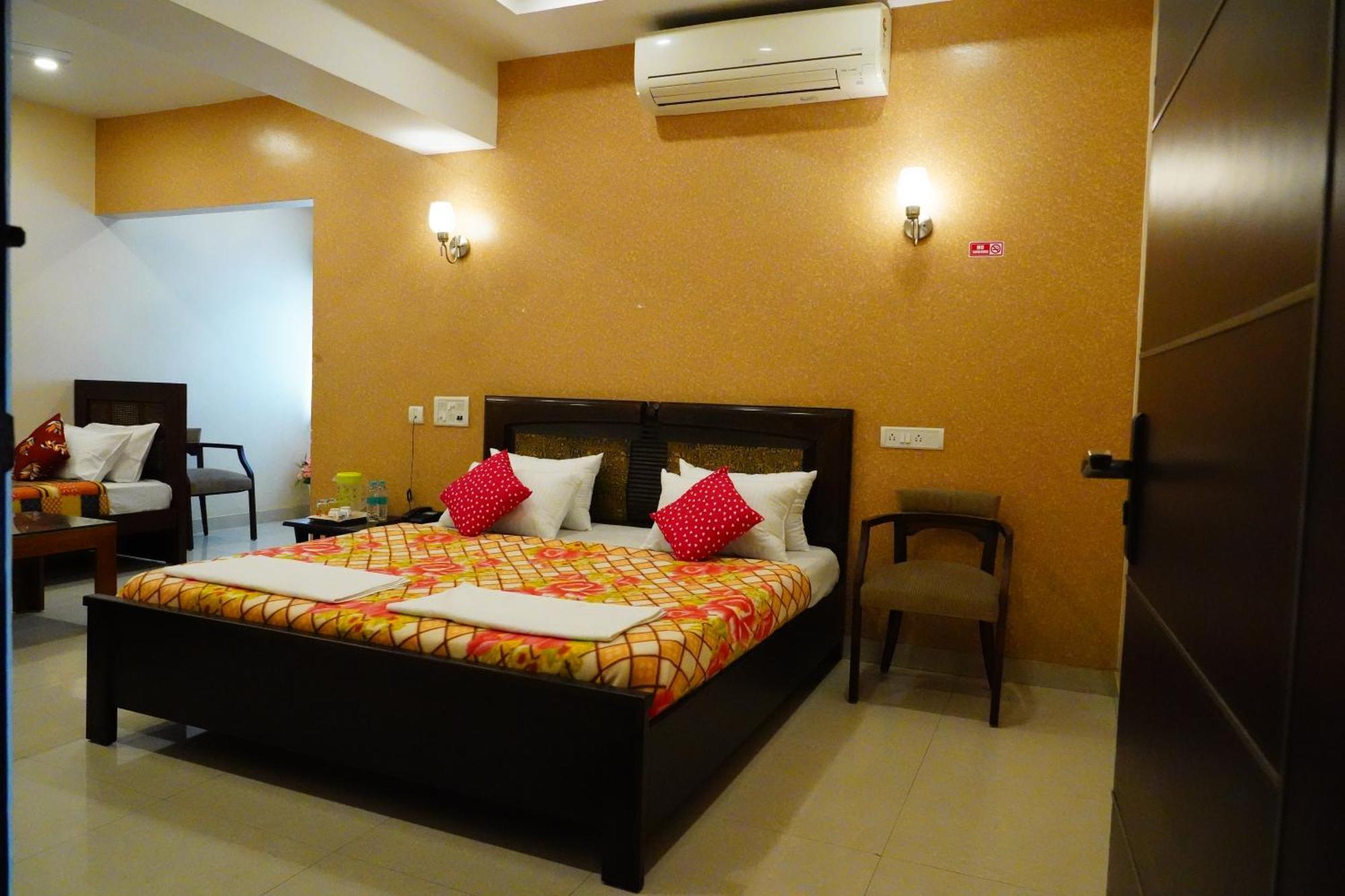 Vinayagam Residency Hotel Arcot Exterior photo