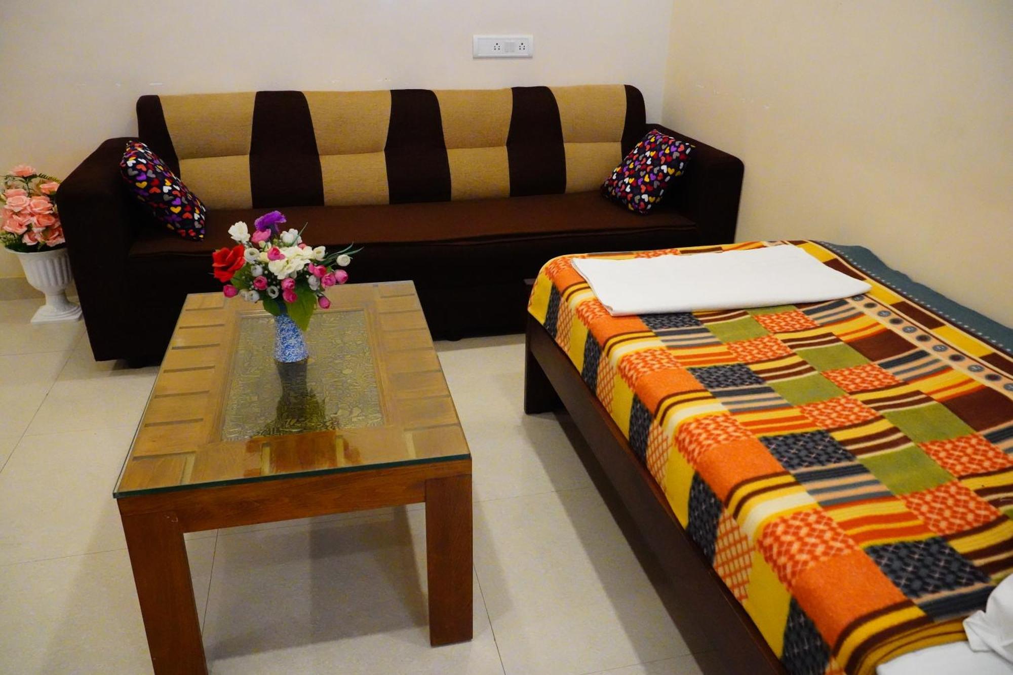 Vinayagam Residency Hotel Arcot Exterior photo